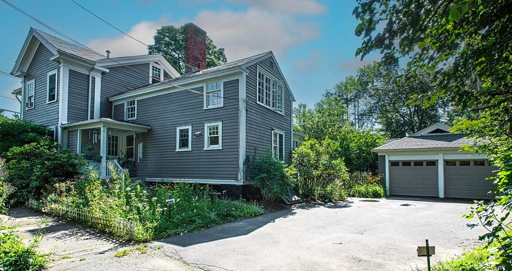 Attached, Detached Garage, Exterior, Facade, Queen Anne Victorian
