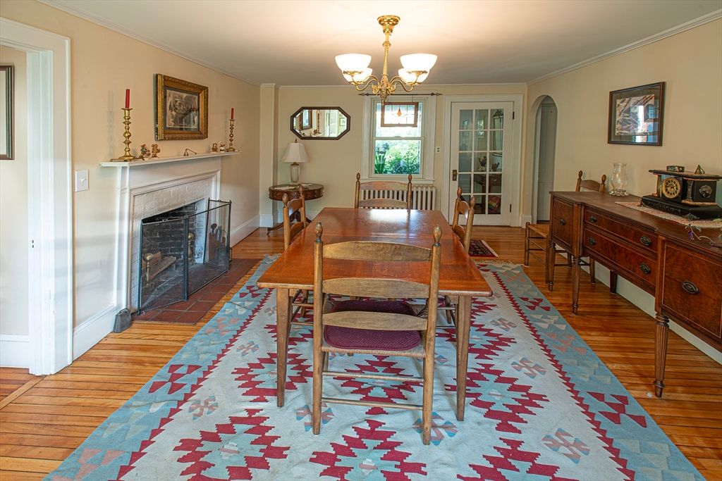 Chandelier, Dining room, Fireplace, Interior, Wood Texture Flooring