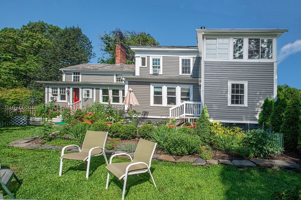 Backyard, Exterior, Facade, American Foursquare