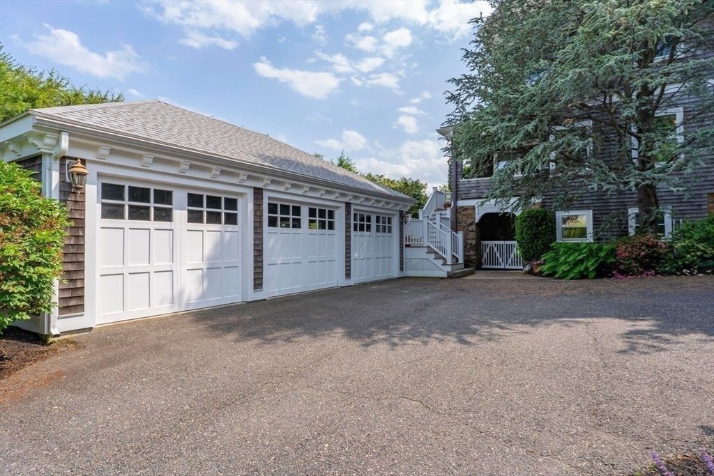 Detached Garage, Exterior