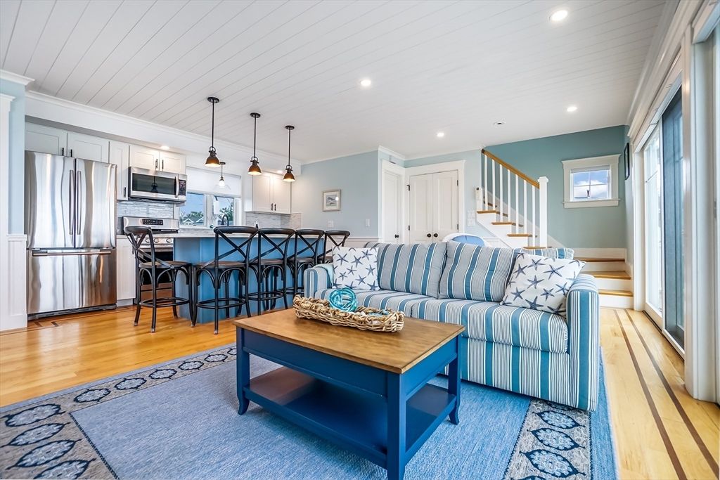 Interior, Kitchen, Living room, Pendant Lights, Recessed Lighting, Stainless Steel Appliances, Wood Texture Flooring