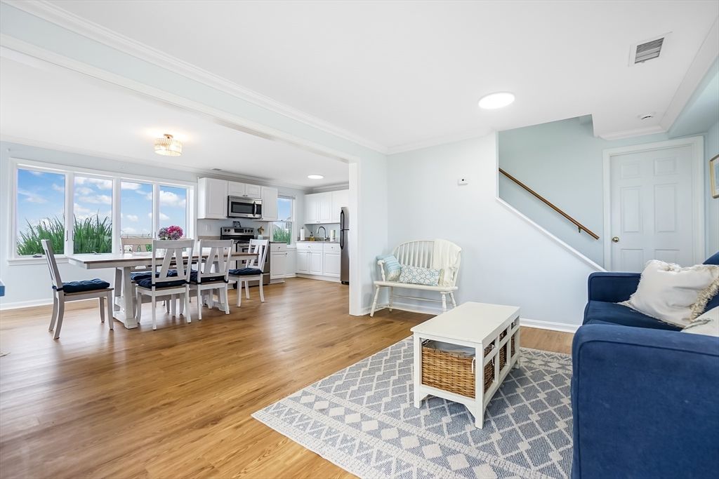 Dining room, Interior, Kitchen, Recessed Lighting, Stainless Steel Appliances, Wood Texture Flooring