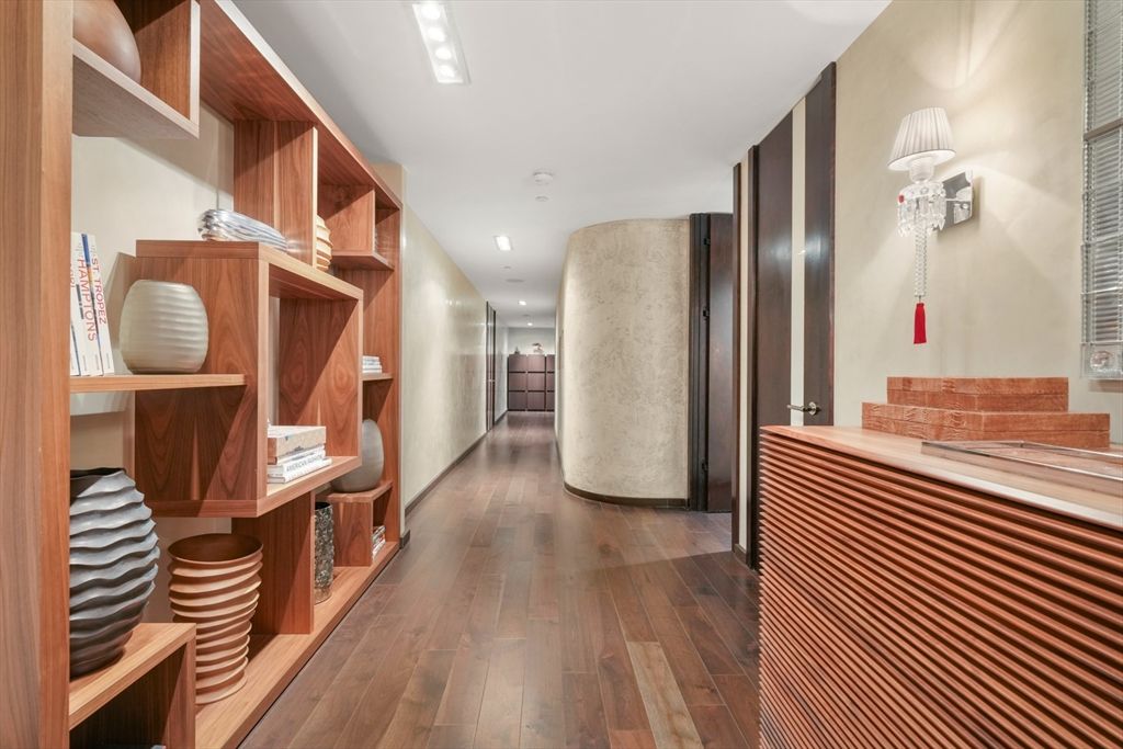 Interior, Recessed Lighting, Wood Texture Flooring