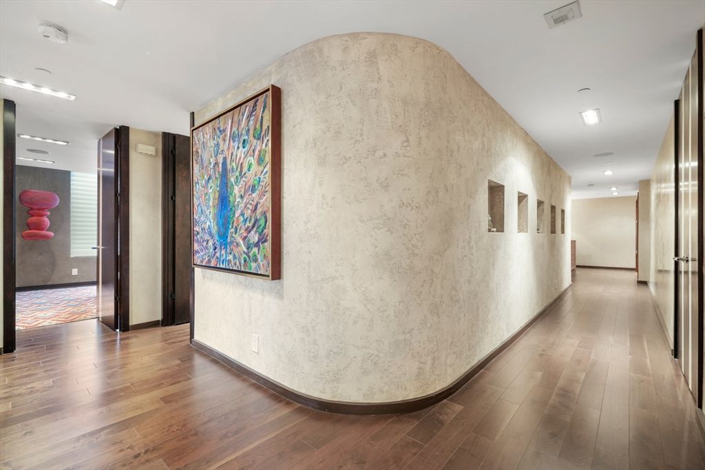 Interior, Recessed Lighting, Wood Texture Flooring