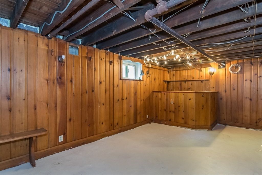 Empty room, Interior, Wooden Beams, Wooden Walls
