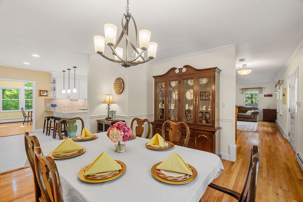 Chandelier, Dining room, Interior, Pendant Lights, Recessed Lighting, Wood Texture Flooring