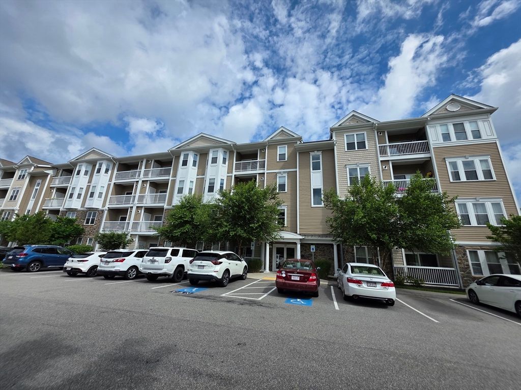 Exterior, Facade, Condo Building