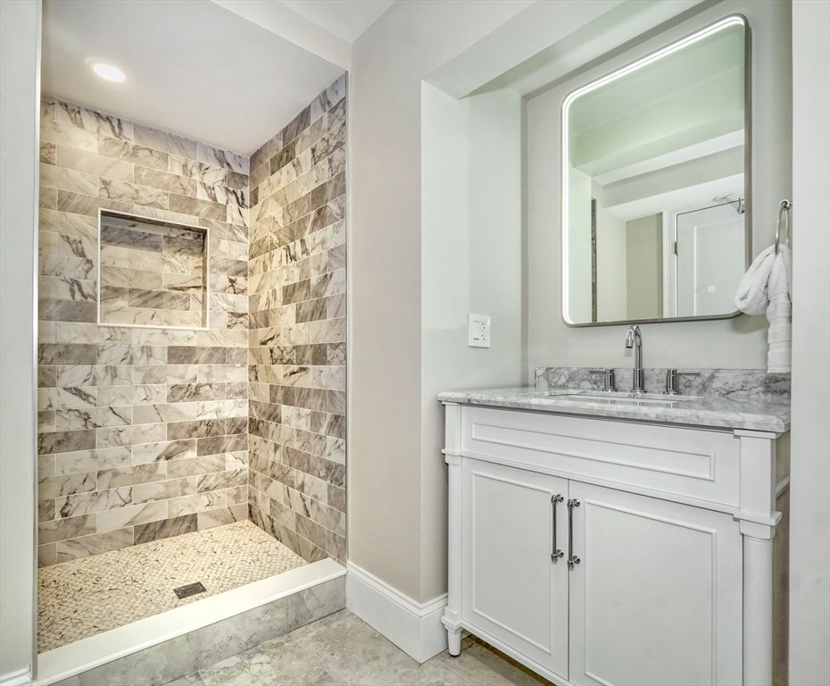 Bathroom, Interior, Recessed Lighting