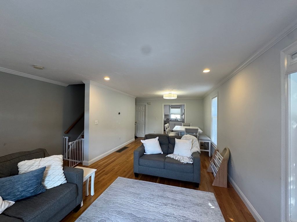 Bedroom, Dining room, Interior, Recessed Lighting, Wood Texture Flooring