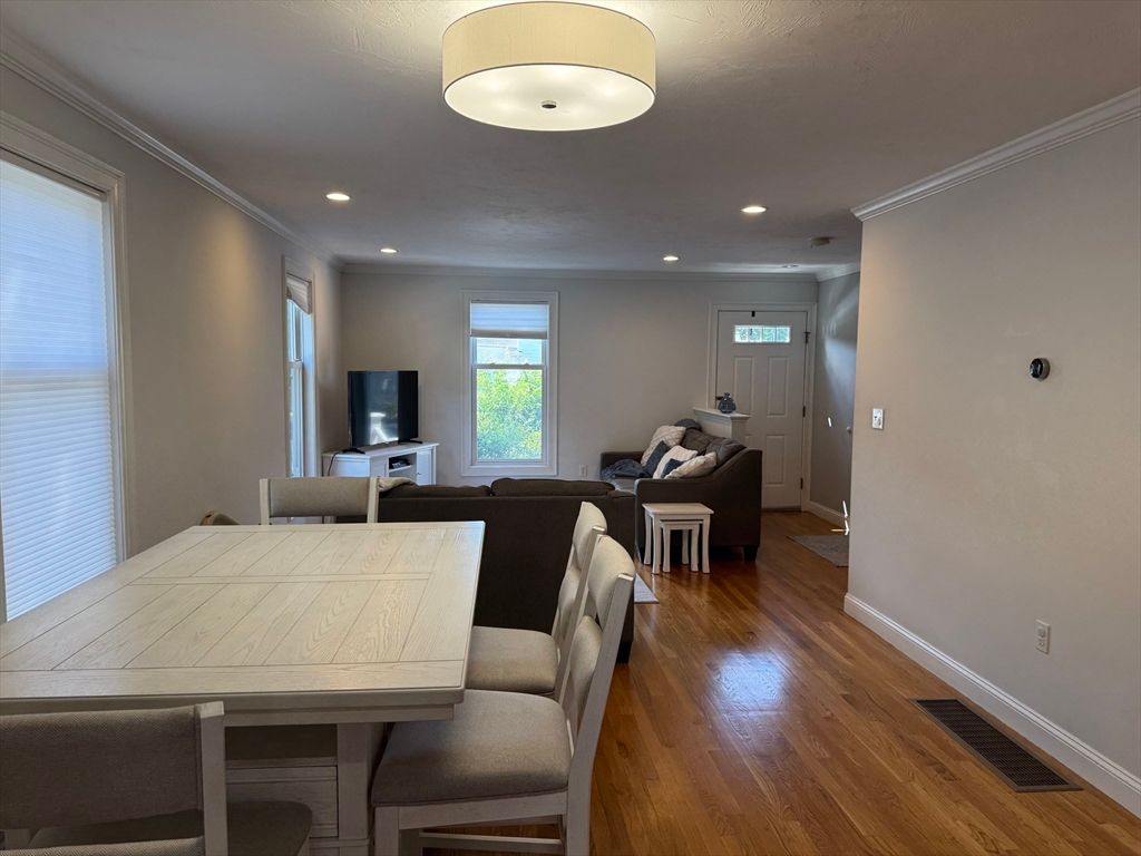 Dining room, Interior, Living room, Recessed Lighting, Wood Texture Flooring