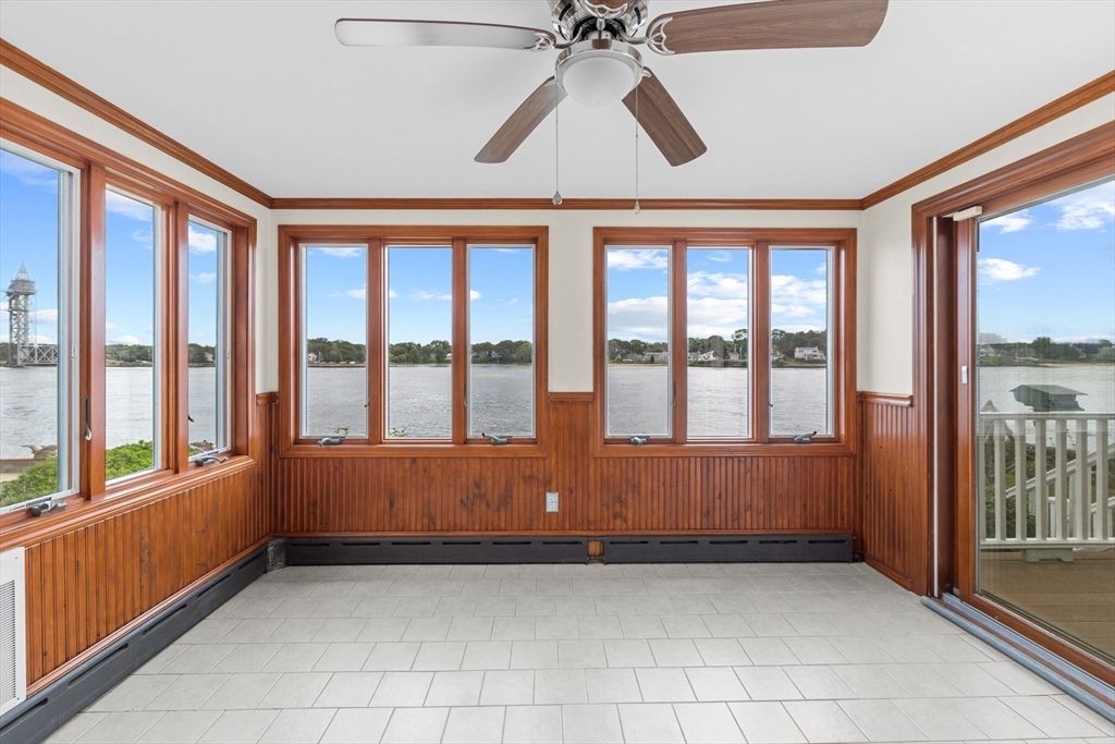 Interior, Sun Room, Water