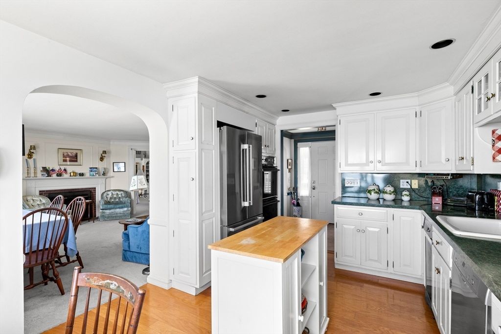 Fireplace, Interior, Kitchen, Recessed Lighting, Wood Texture Flooring