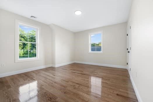 Empty room, Interior, Recessed Lighting, Wood Texture Flooring