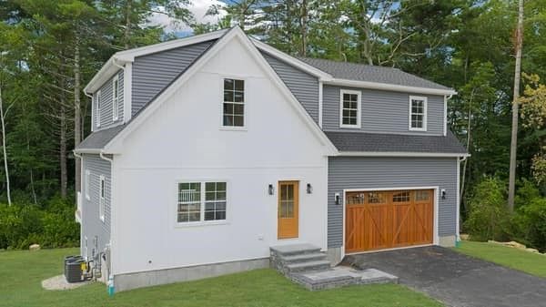 Attached, Exterior, Facade, Farmhouse