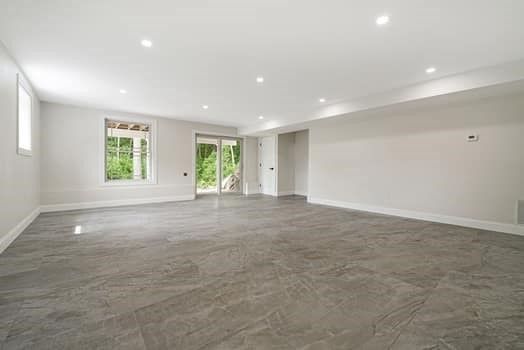 Empty room, Interior, Recessed Lighting