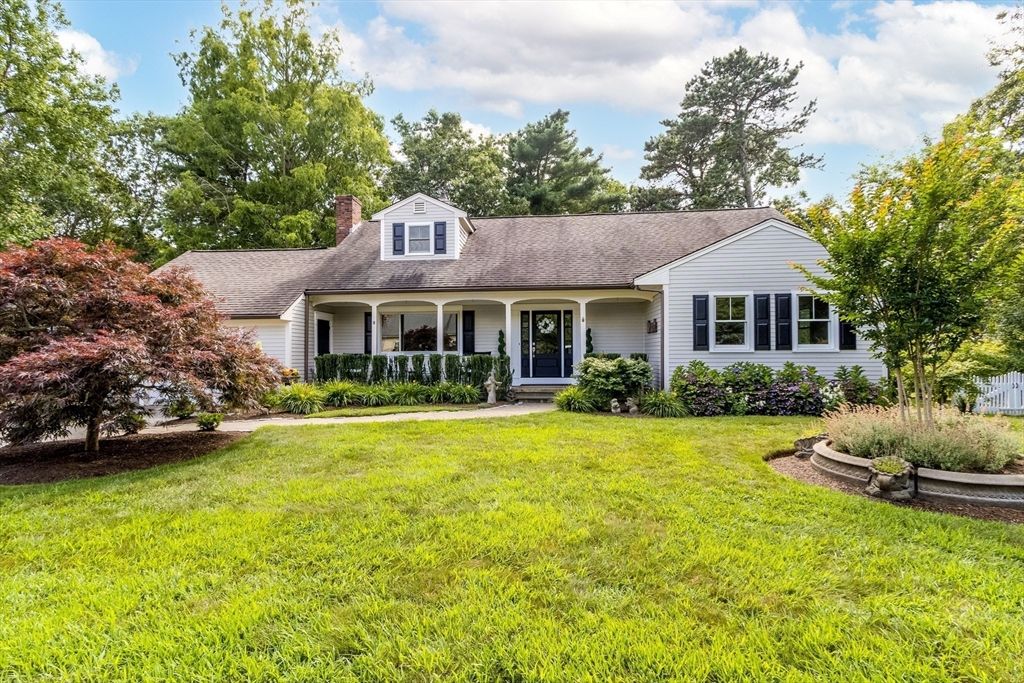 Backyard, Exterior, Facade, Cape Cod