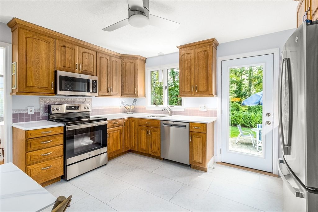Interior, Kitchen, Stainless Steel Appliances