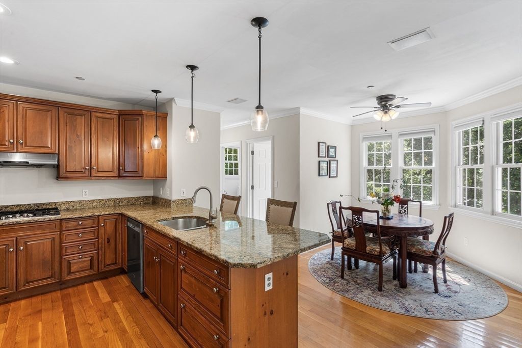 Dining room, Interior, Kitchen, Pendant Lights, Recessed Lighting, Wood Texture Flooring