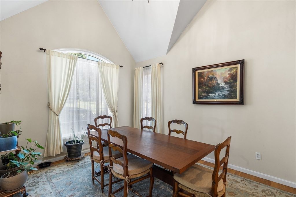 Dining room, Interior