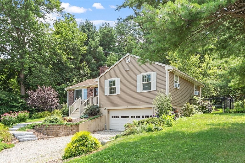 Attached, Exterior, Facade, Raised Ranch