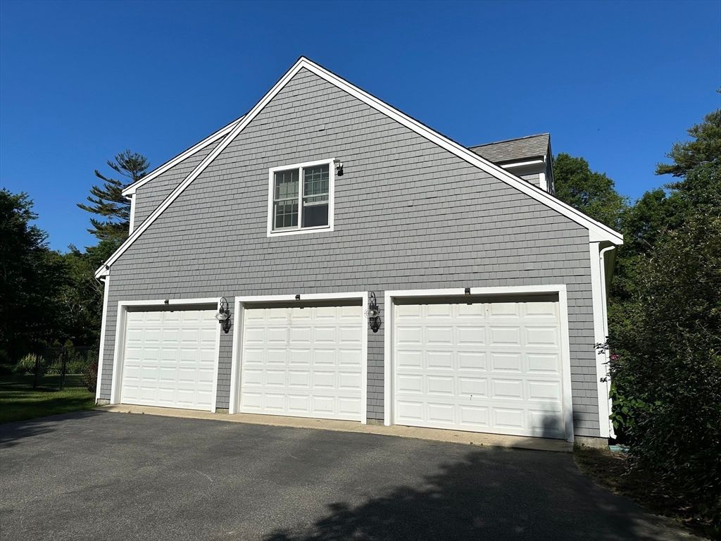 Detached Garage, Exterior