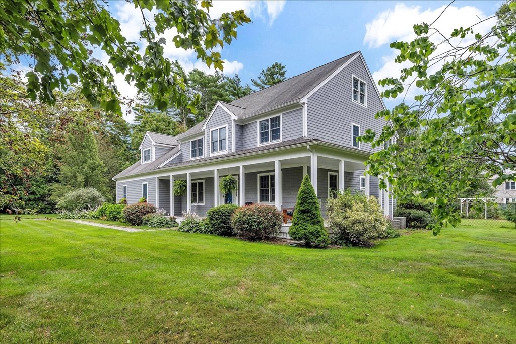 Backyard, Exterior, Facade, Cape Cod