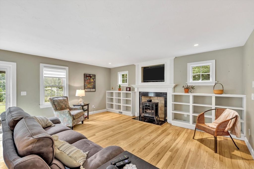 Fireplace, Interior, Living room, Recessed Lighting, Wood Texture Flooring