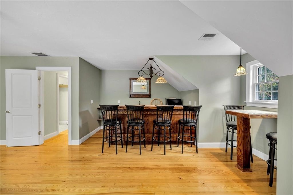 Interior, Pendant Lights, Wood Texture Flooring