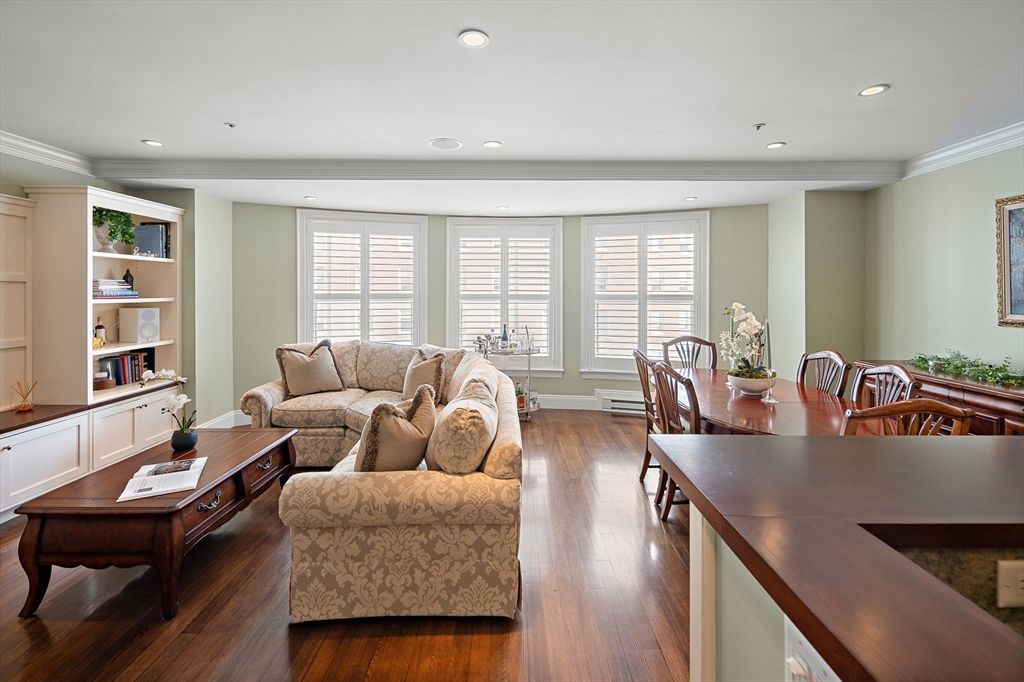 Dining room, Interior, Living room, Recessed Lighting, Wood Texture Flooring