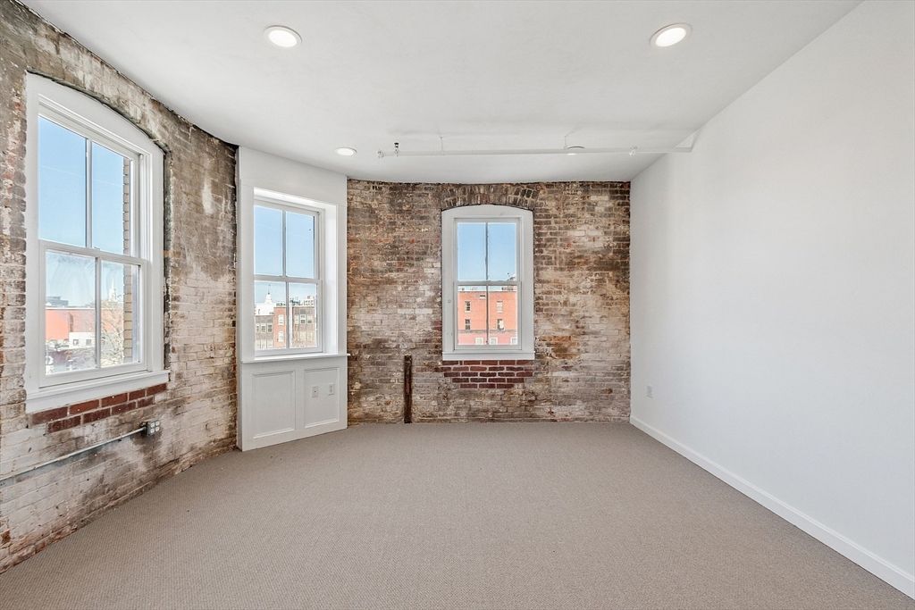 Empty room, Interior, Recessed Lighting, Stone Walls