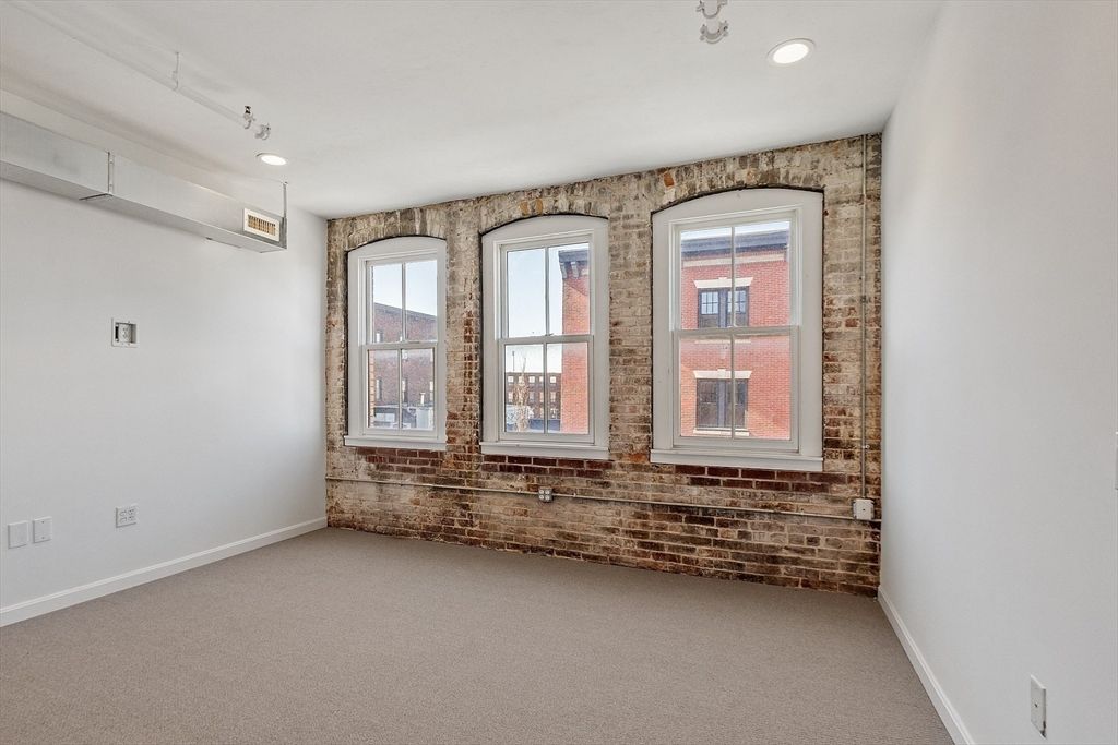 Empty room, Interior, Recessed Lighting, Stone Walls