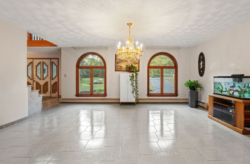 Chandelier, Interior
