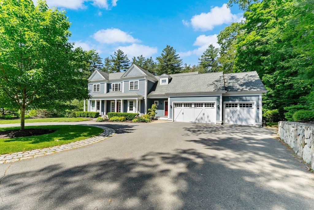 Attached, Exterior, Facade, Cape Cod