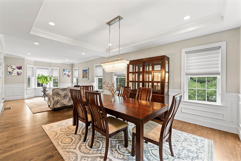 Chandelier, Dining room, Interior, Living room, Recessed Lighting, Wood Texture Flooring