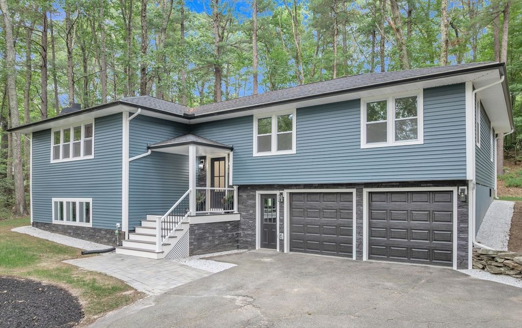 Attached, Exterior, Facade, Raised Ranch