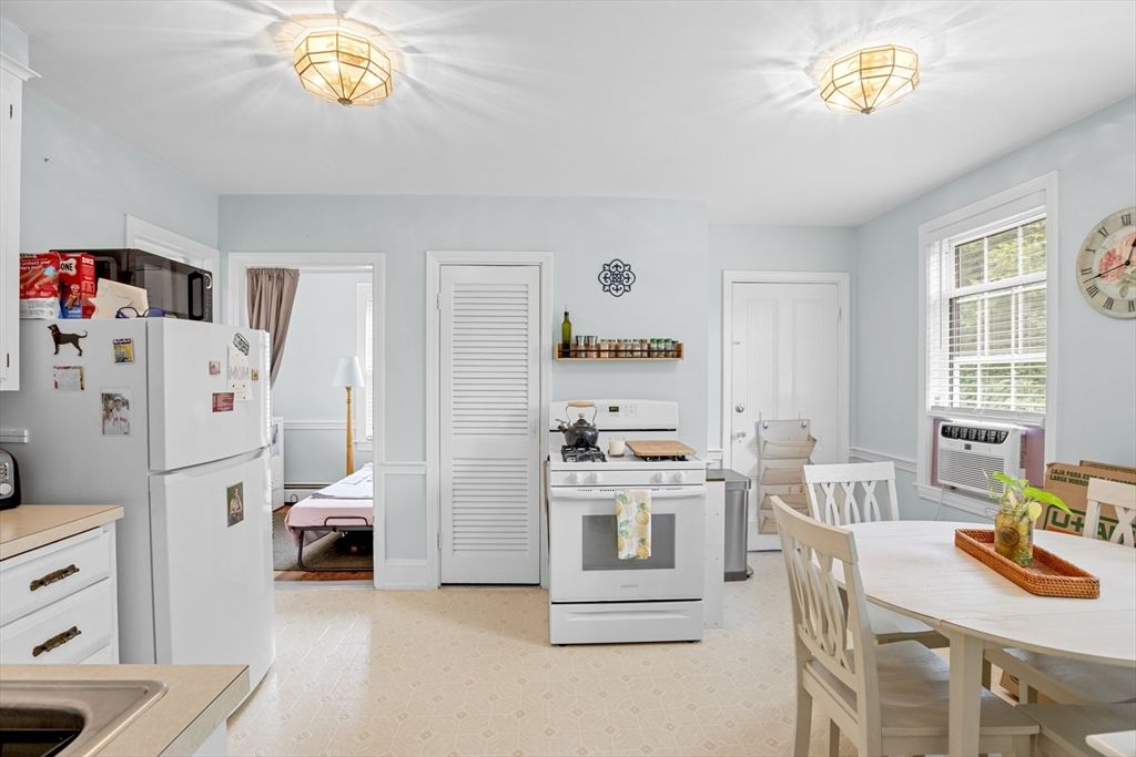Dining room, Interior, Kitchen