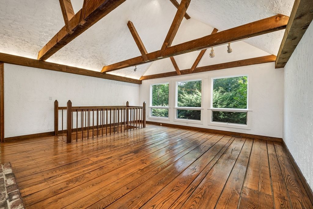 Empty room, Interior, Wooden Beams, Wood Texture Flooring