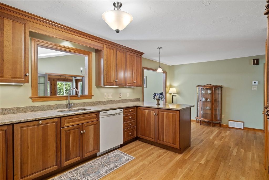 Interior, Kitchen, Pendant Lights, Wood Texture Flooring