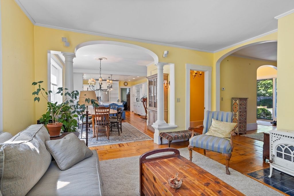 Chandelier, Dining room, Interior, Living room, Wood Texture Flooring