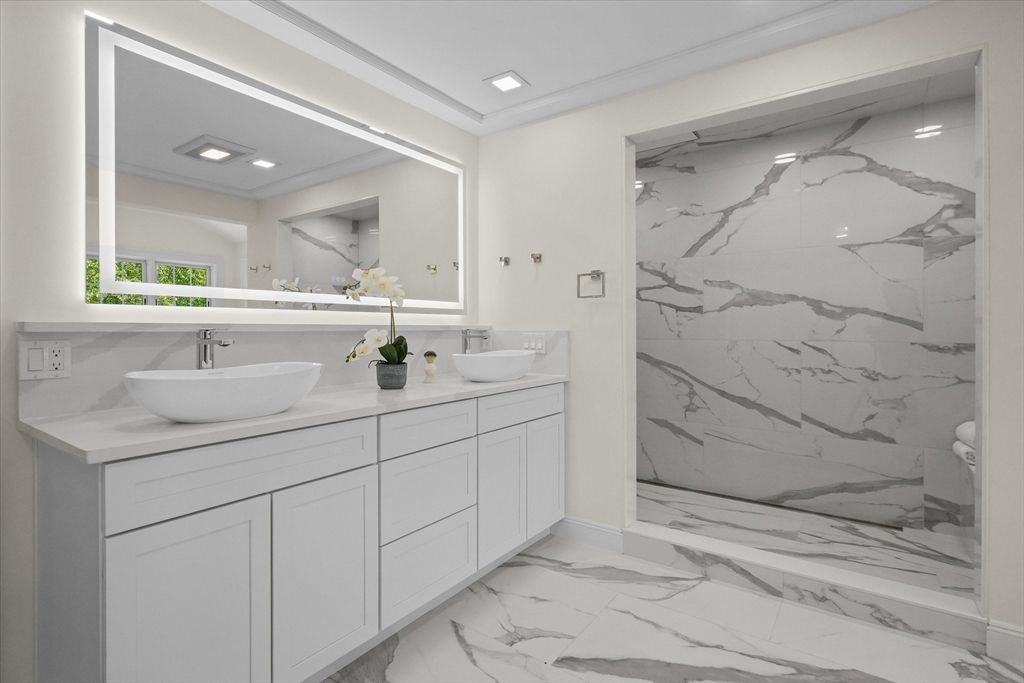 Bathroom, Dual Sink Vanities, Interior, Marble, Marble Walls, Recessed Lighting