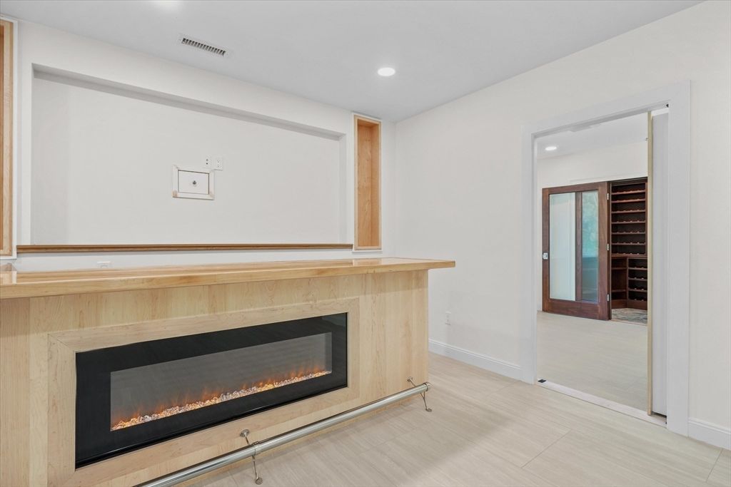 Fireplace, Interior, Recessed Lighting