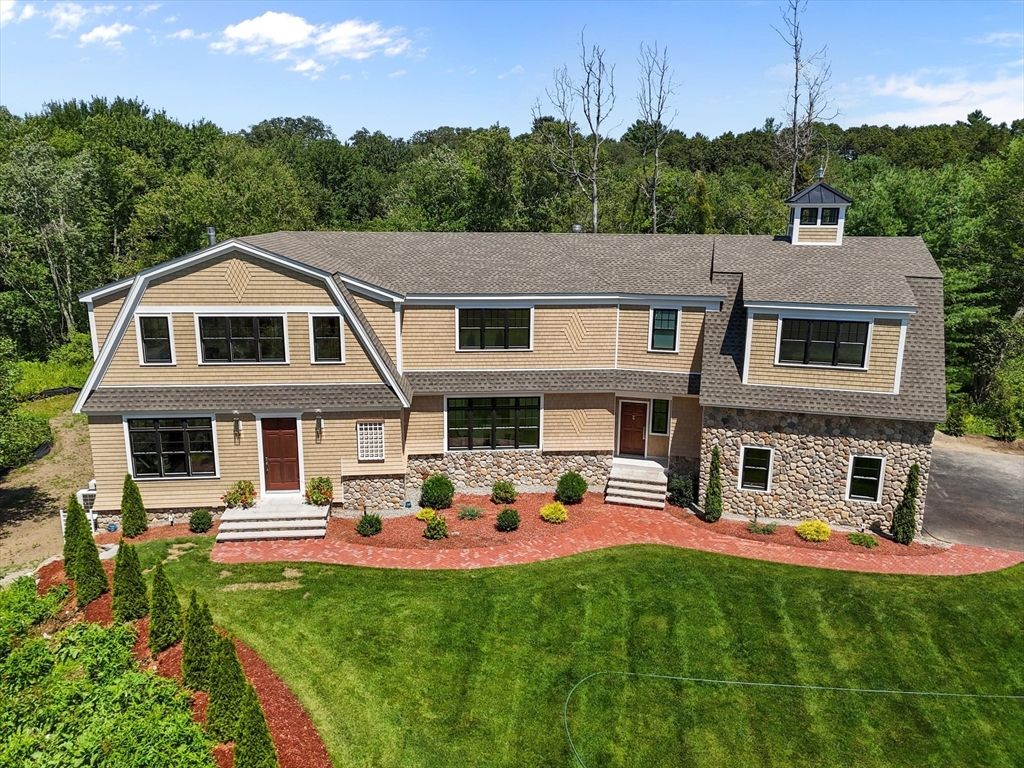 Exterior, Facade, Brick Facade, Split Level