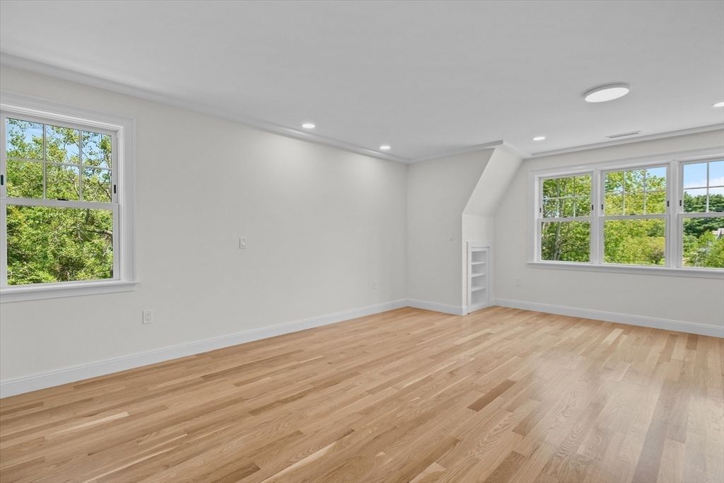 Empty room, Interior, Recessed Lighting, Wood Texture Flooring