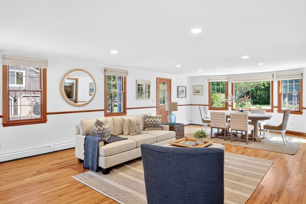 Dining room, Interior, Living room, Recessed Lighting, Wood Texture Flooring