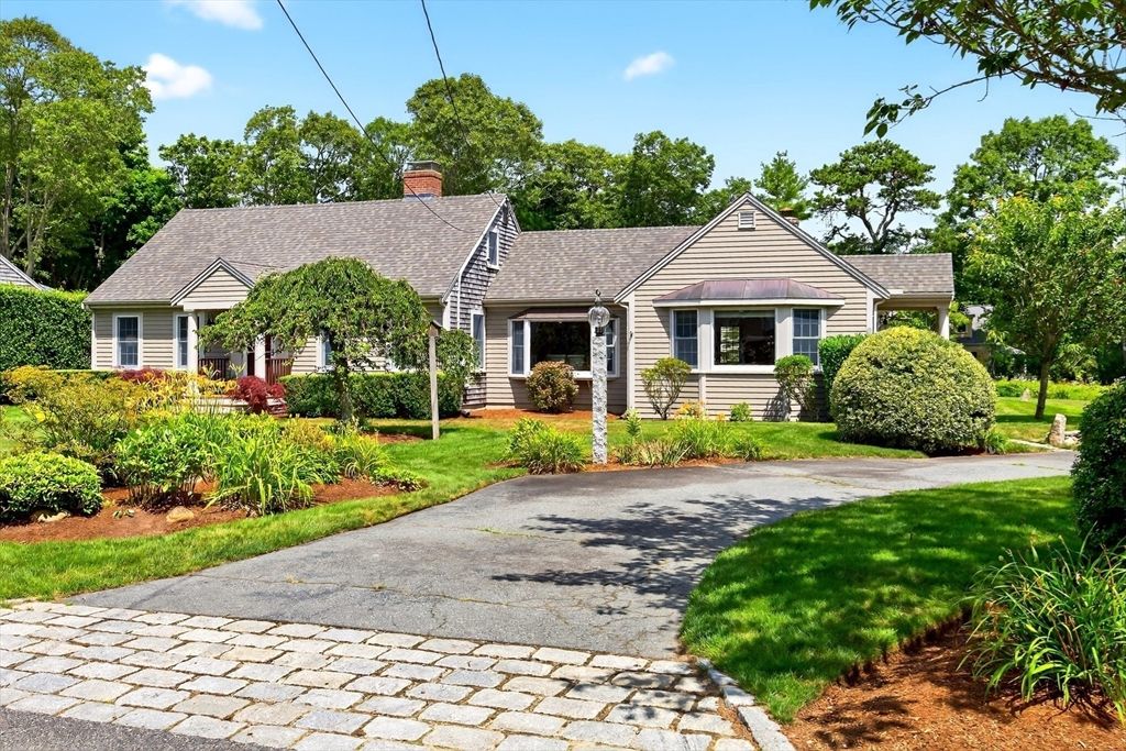 Backyard, Exterior, Facade, Cape Cod