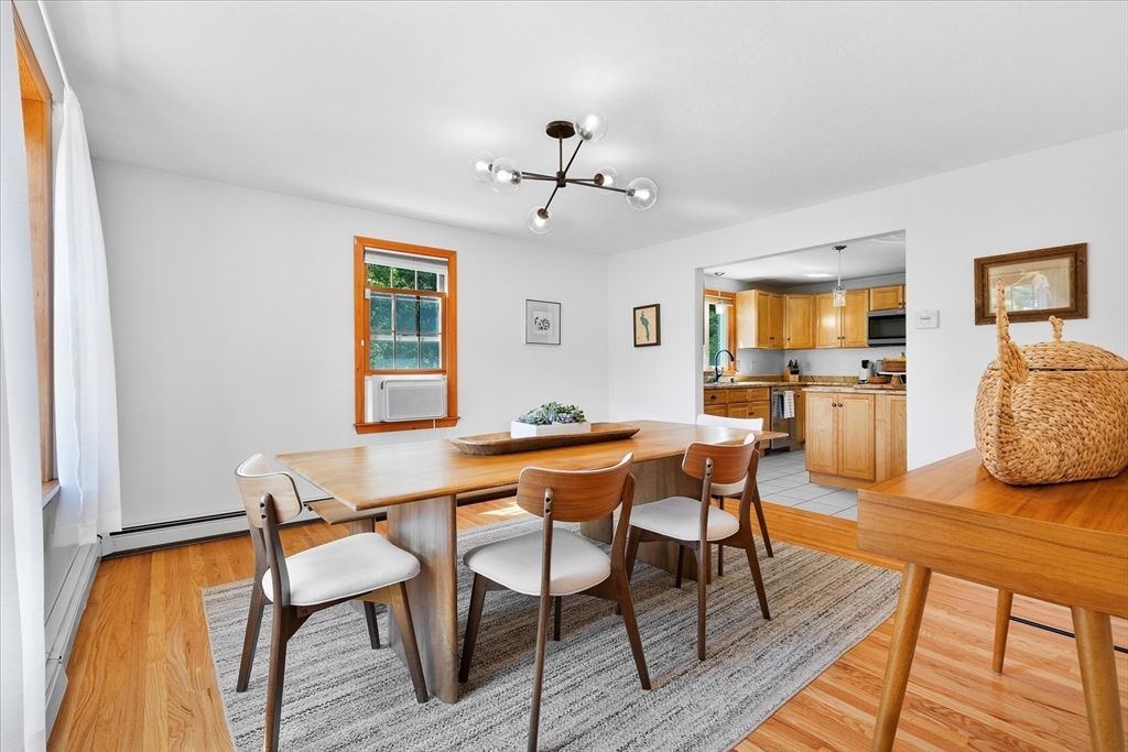 Dining room, Interior, Kitchen, Pendant Lights, Wood Texture Flooring