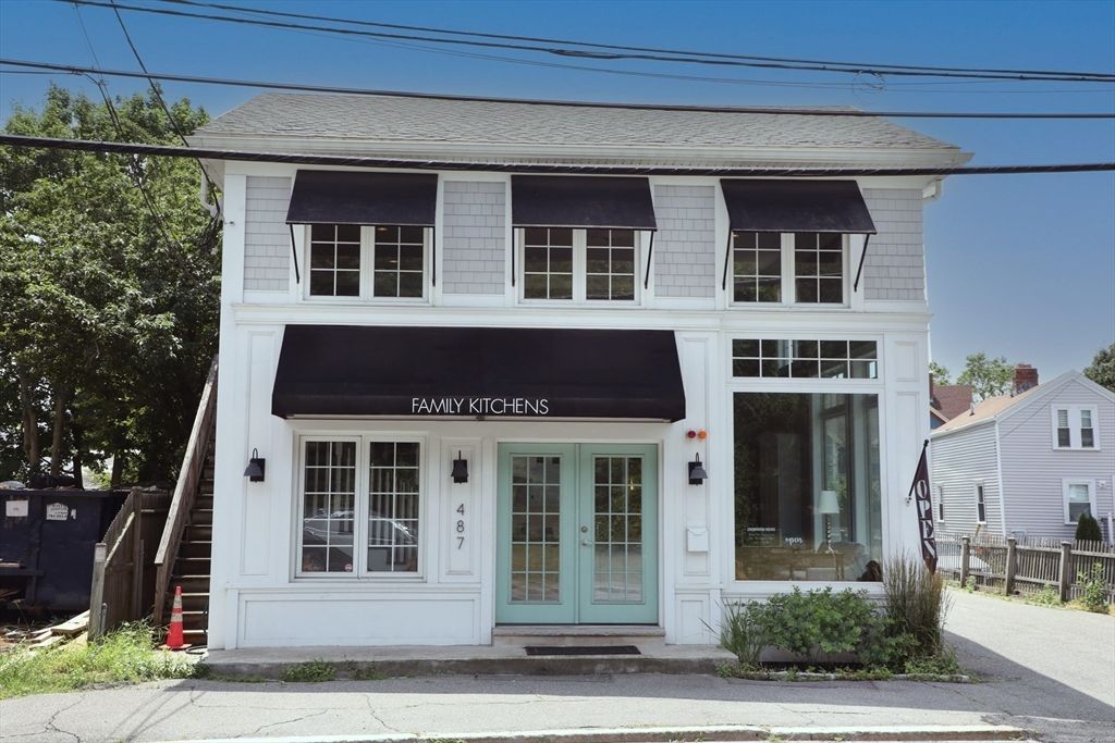 Exterior, Facade, Georgian