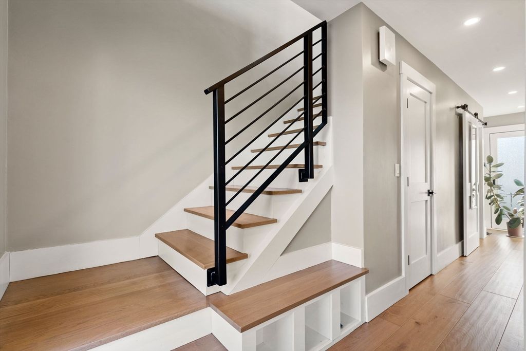 Interior, Recessed Lighting, Wood Texture Flooring