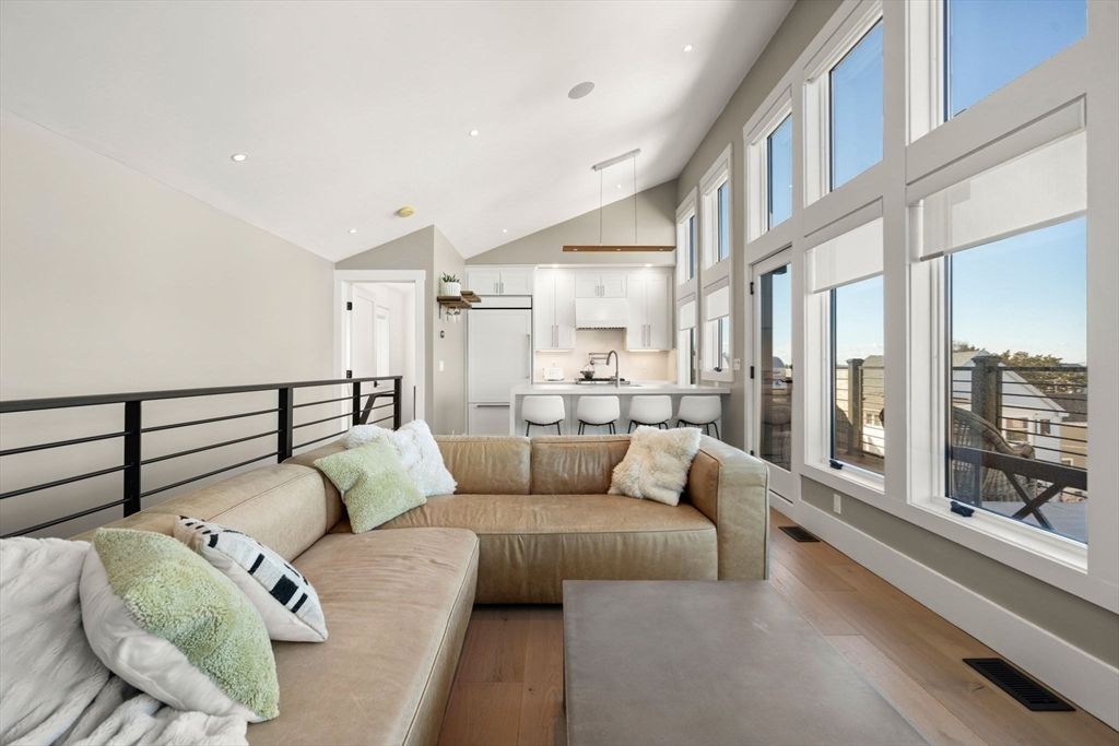 Interior, Kitchen, Living room, Pendant Lights, Recessed Lighting, Wood Texture Flooring