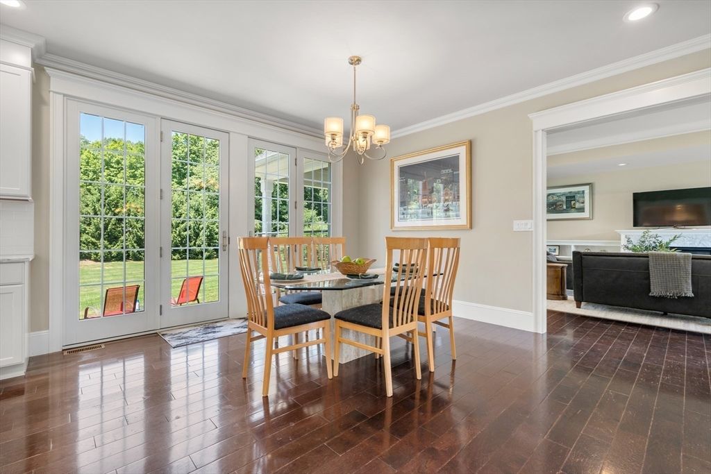 Chandelier, Dining room, Interior, Recessed Lighting, Wood Texture Flooring